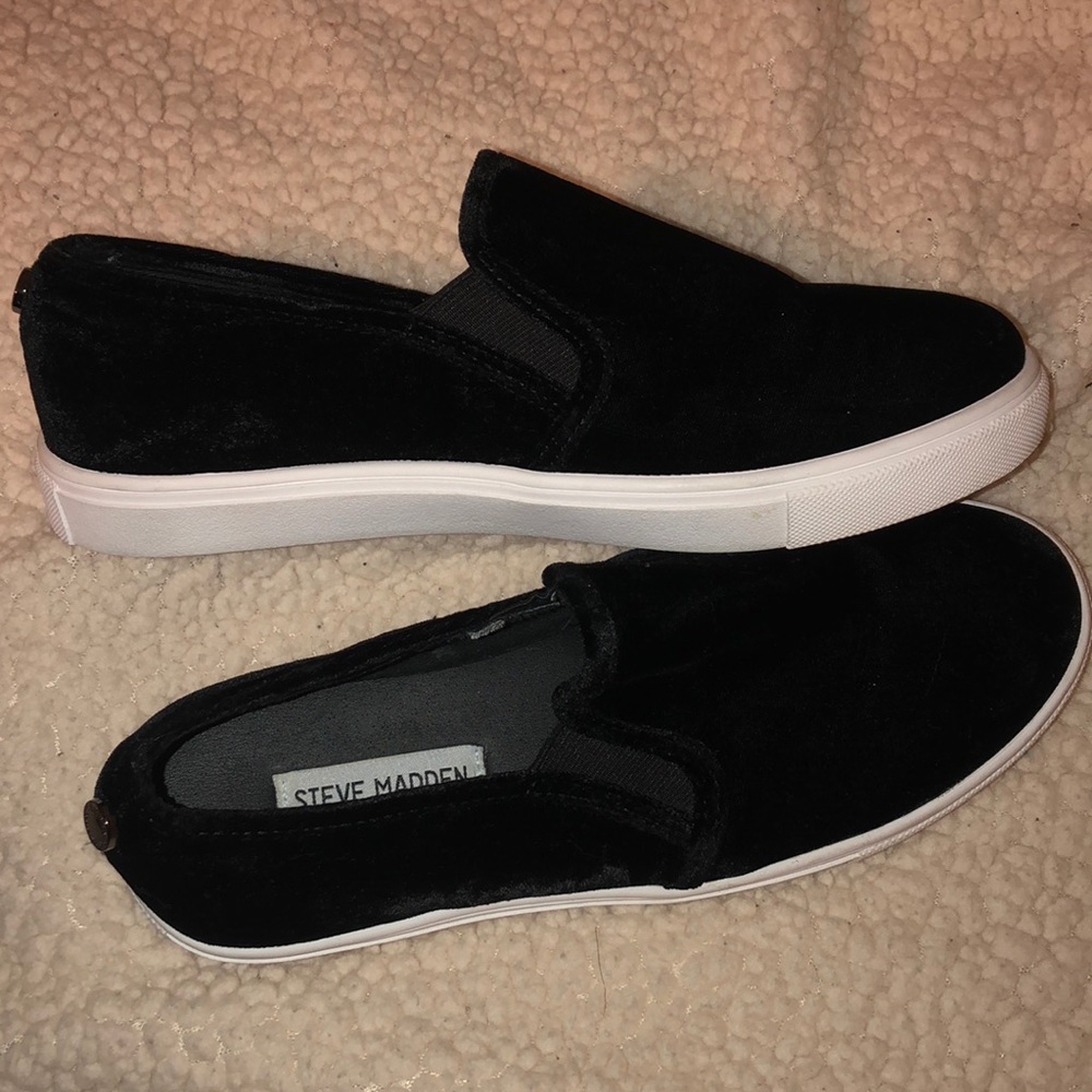 Velvet Steve Madden slip on shoes